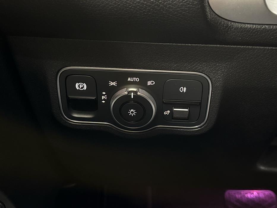 MERCEDES-BENZ EQB 2023