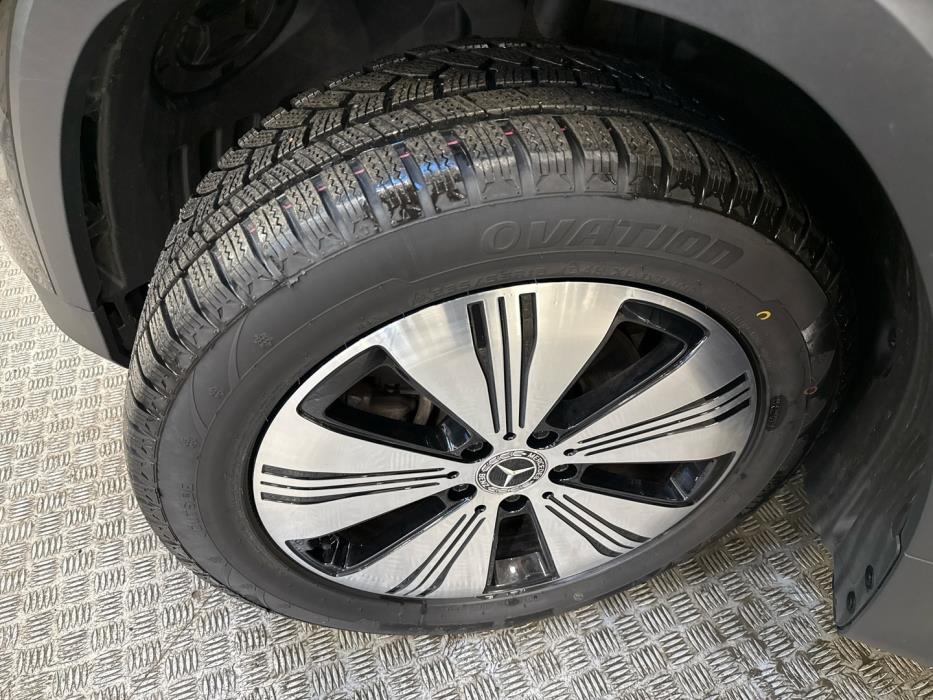 MERCEDES-BENZ EQB 2023