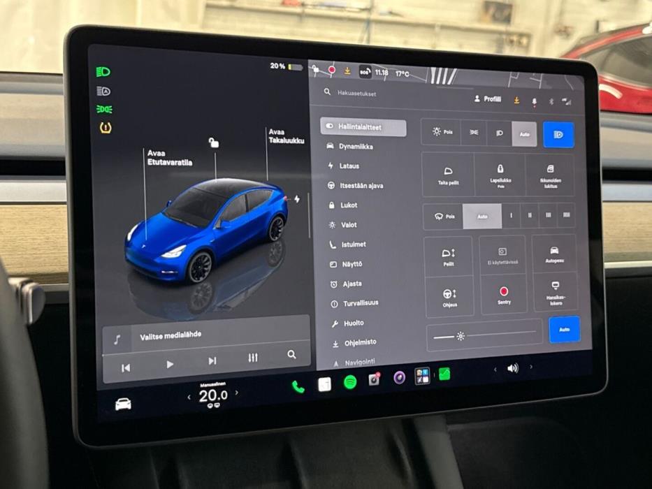 TESLA Model Y 2023
