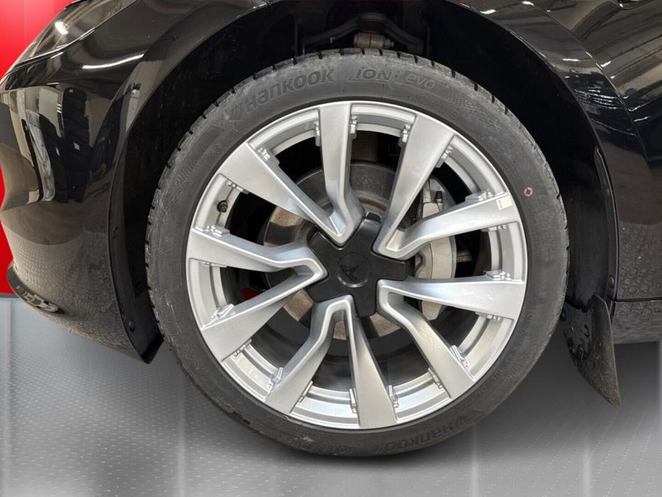 TESLA Model 3 2025