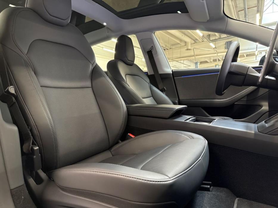 TESLA Model 3 2025