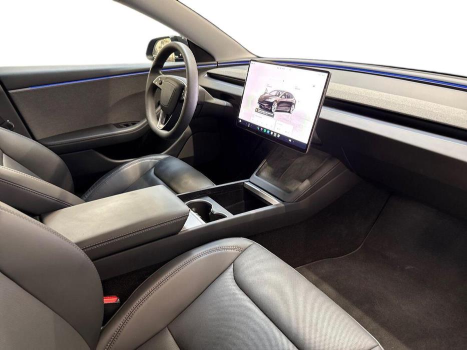 TESLA Model 3 2025