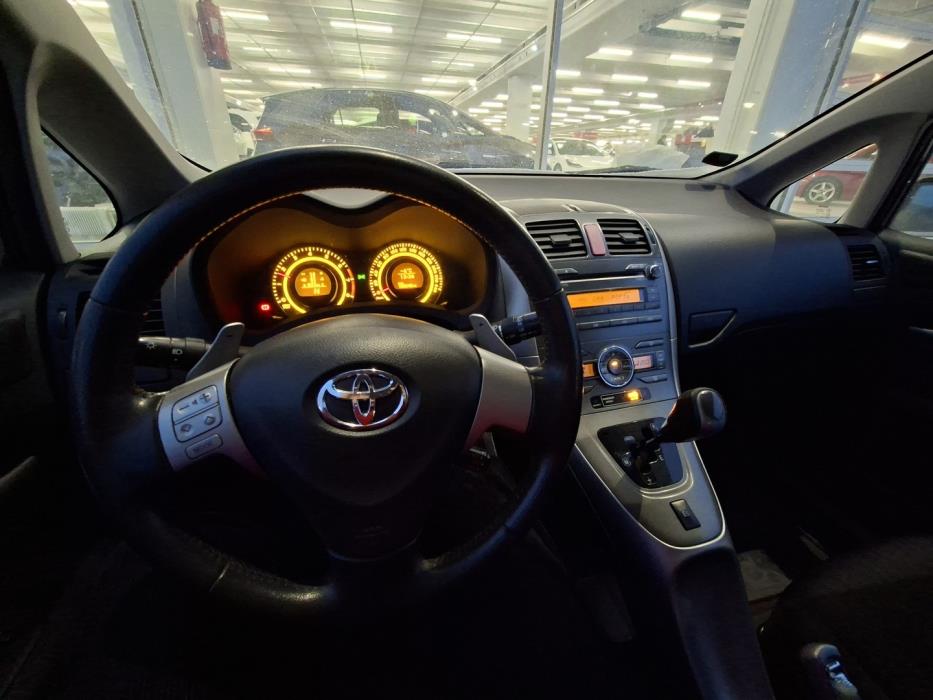 TOYOTA Auris 2007