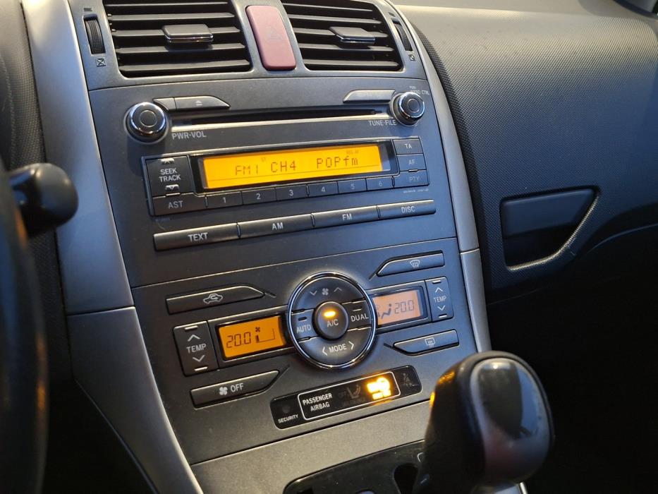 TOYOTA Auris 2007