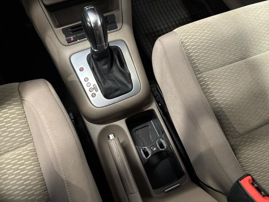 VOLKSWAGEN Golf Plus 2012