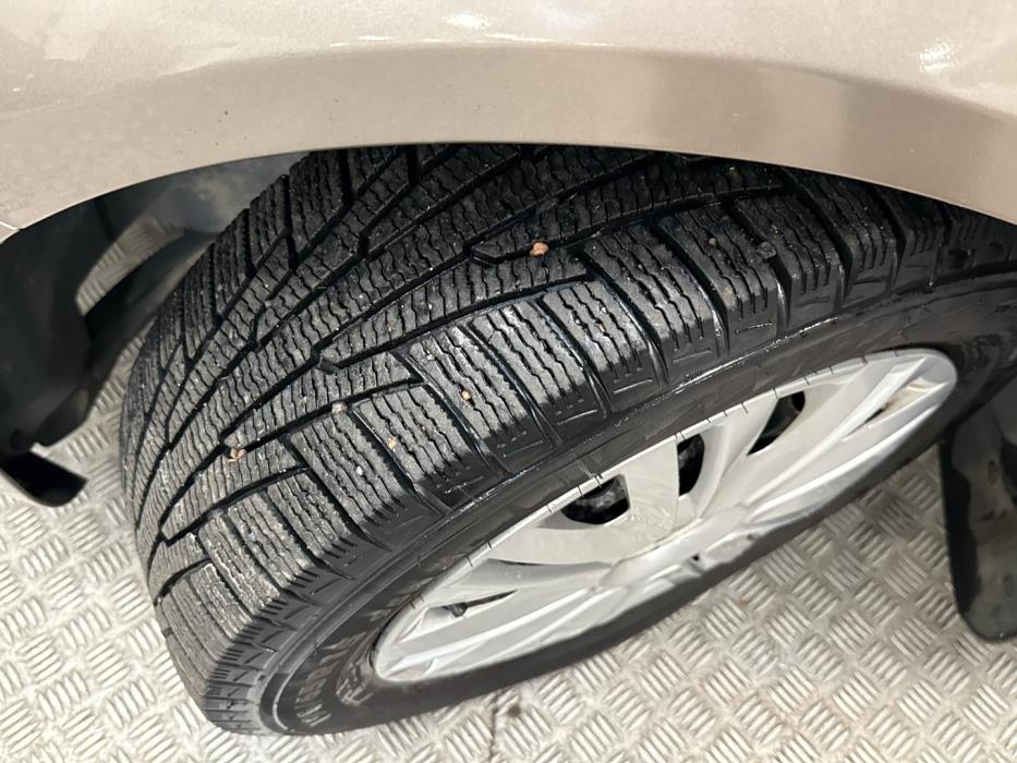 VOLKSWAGEN Golf Plus 2012