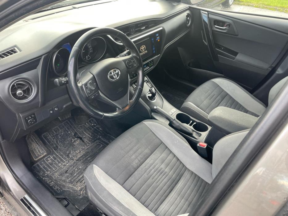 TOYOTA Auris 2017