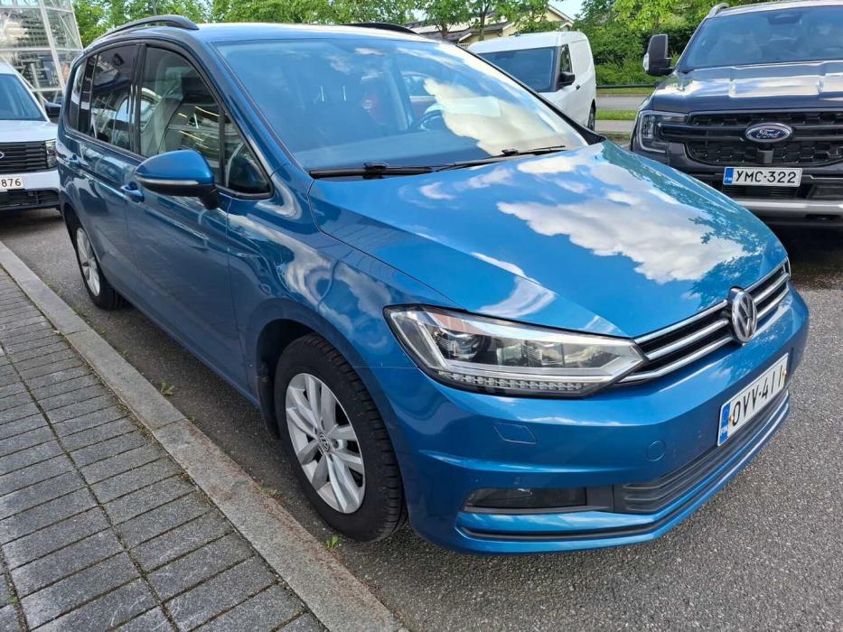 VOLKSWAGEN Touran 2017