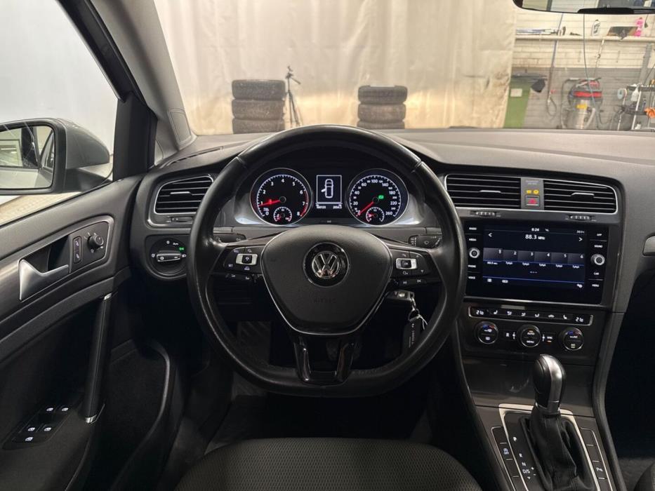 VOLKSWAGEN Golf 2017
