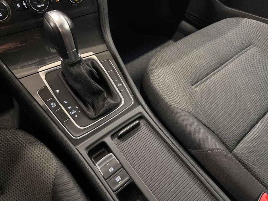 VOLKSWAGEN Golf 2017