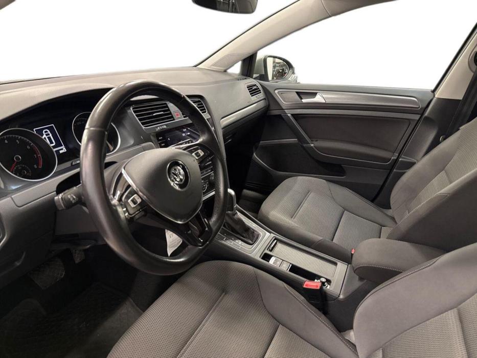 VOLKSWAGEN Golf 2017