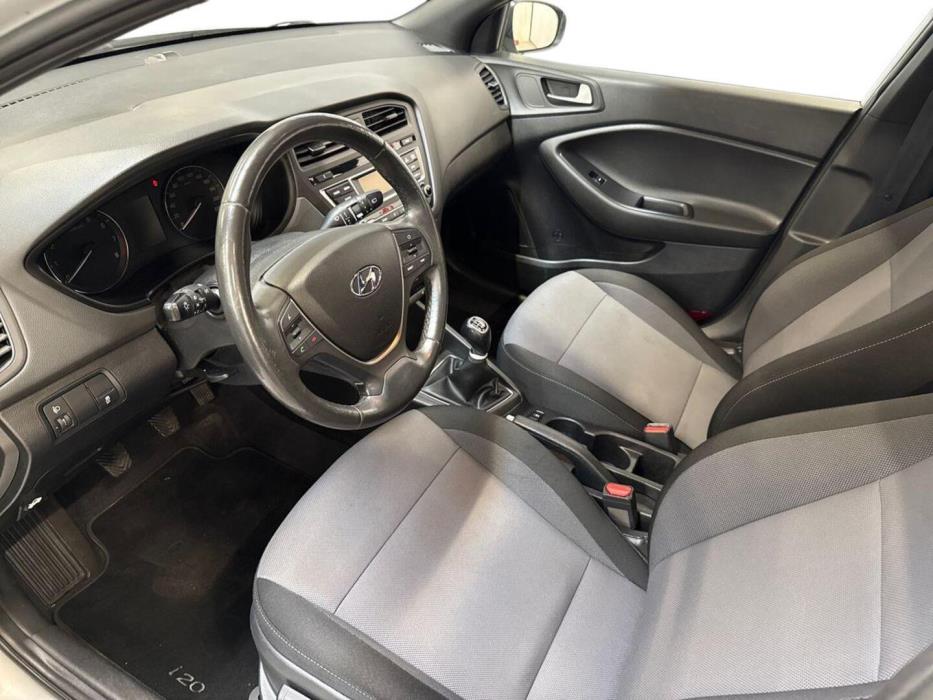HYUNDAI i20 5d 2017