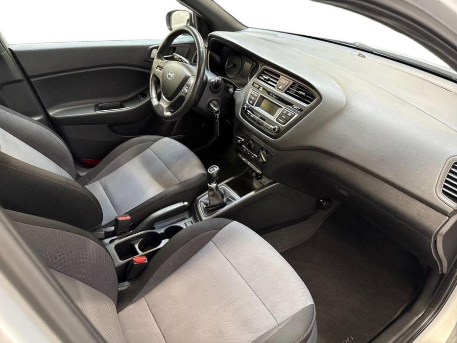 HYUNDAI i20 5d 2017