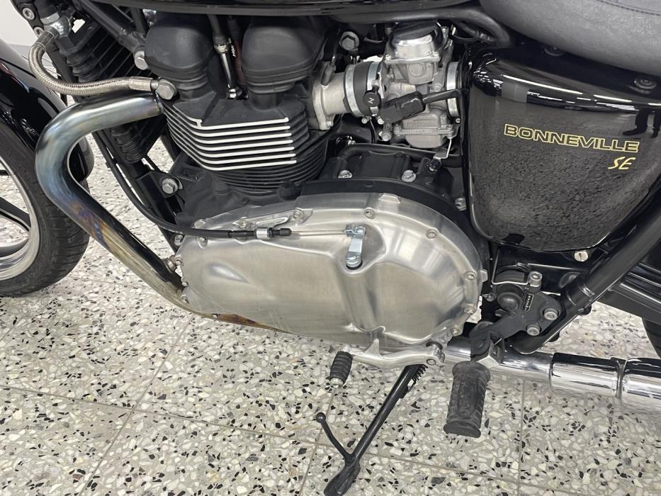 TRIUMPH BONNEVILLE 2009