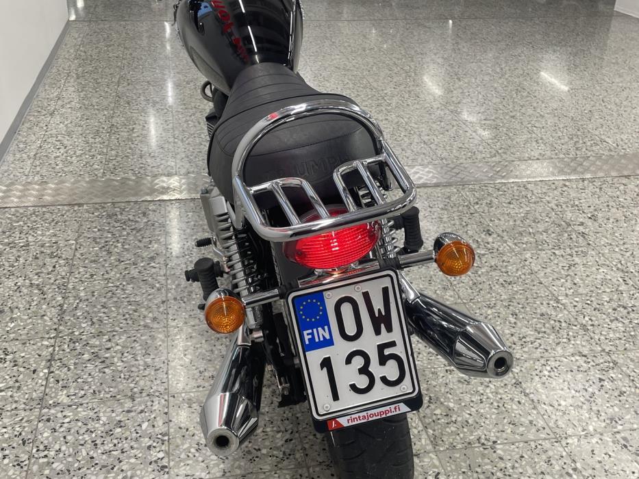 TRIUMPH BONNEVILLE 2009