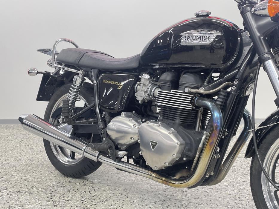 TRIUMPH BONNEVILLE 2009