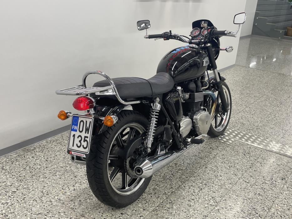 TRIUMPH BONNEVILLE 2009