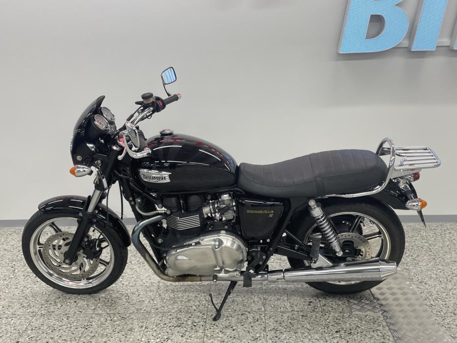 TRIUMPH BONNEVILLE 2009