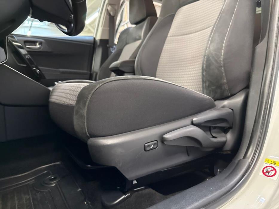 TOYOTA Auris 2018