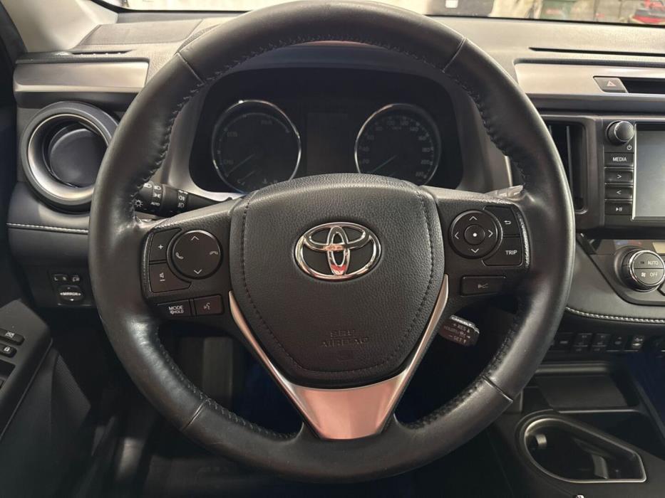 TOYOTA RAV4 2018
