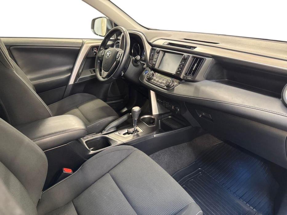 TOYOTA RAV4 2018