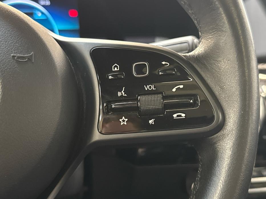 MERCEDES-BENZ A 2018