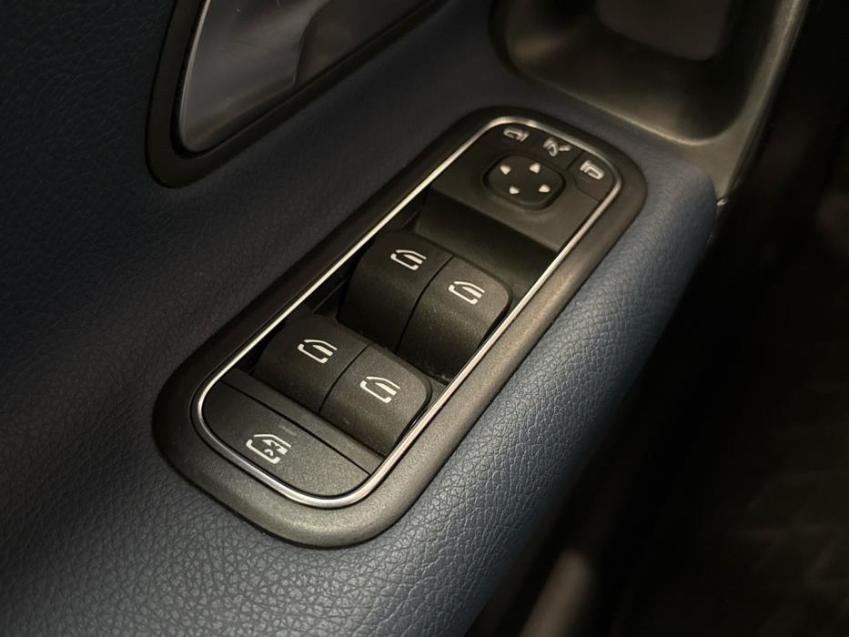 MERCEDES-BENZ A 2018