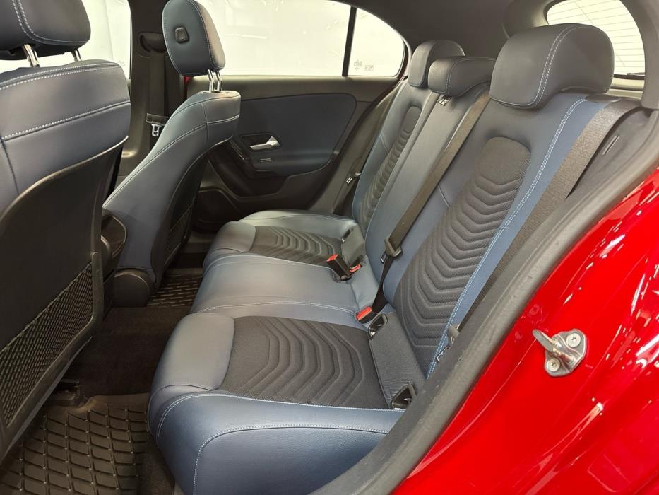 MERCEDES-BENZ A 2018