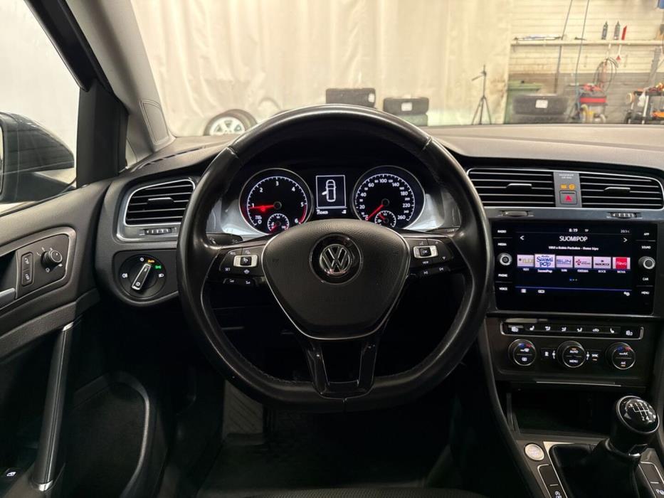 VOLKSWAGEN Golf 2018