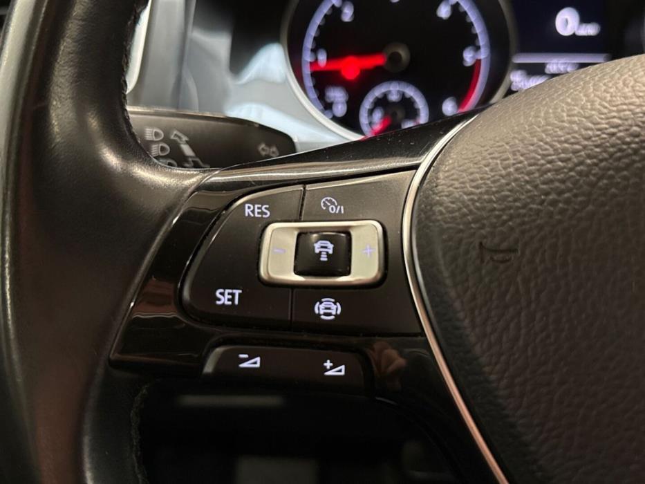 VOLKSWAGEN Golf 2018