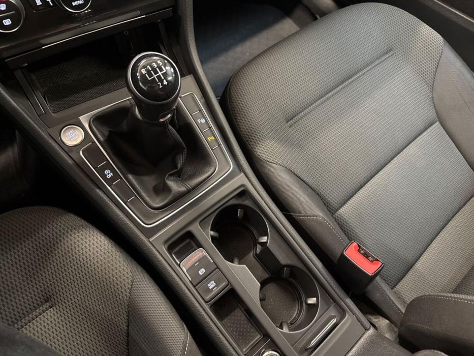 VOLKSWAGEN Golf 2018