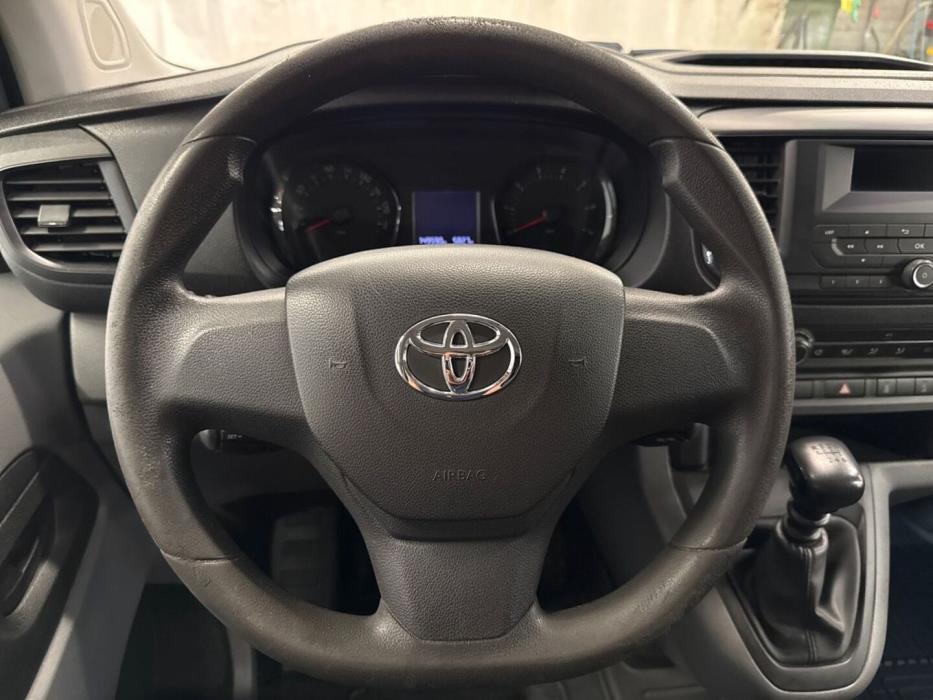 TOYOTA Proace 2017
