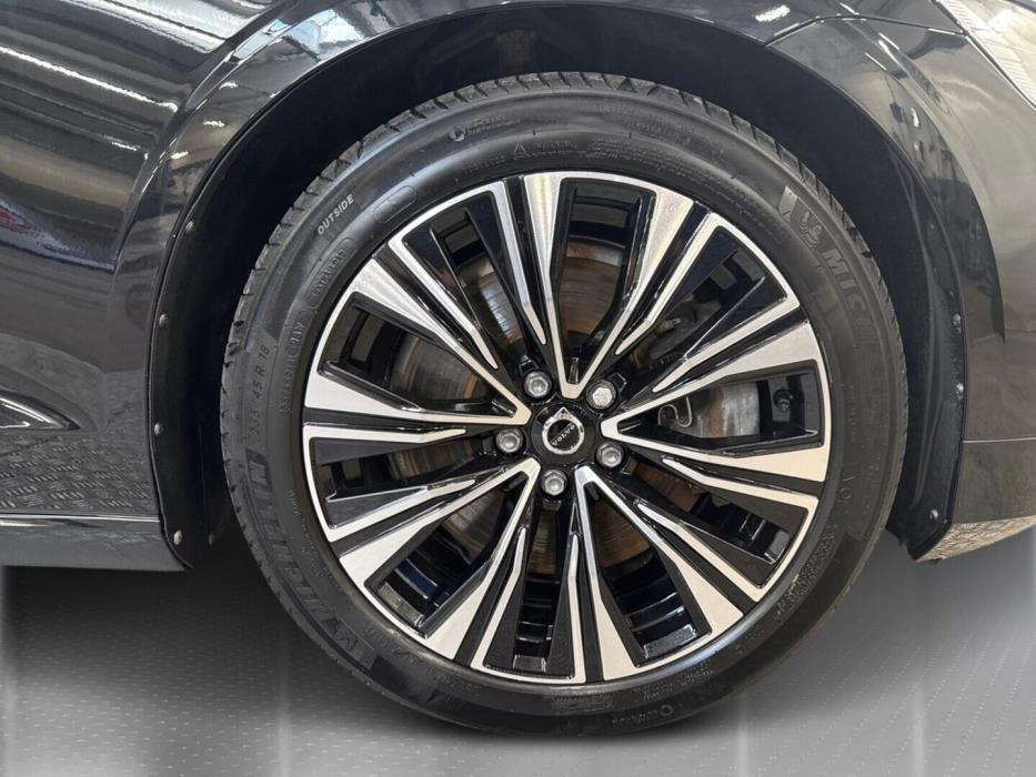 VOLVO V60 2023