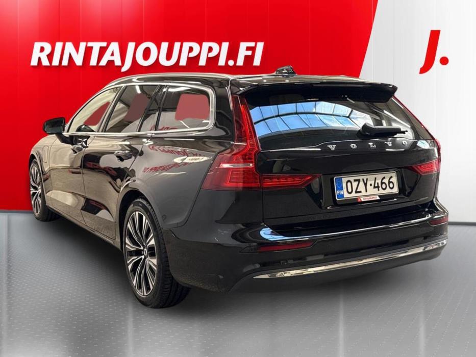 VOLVO V60 2023