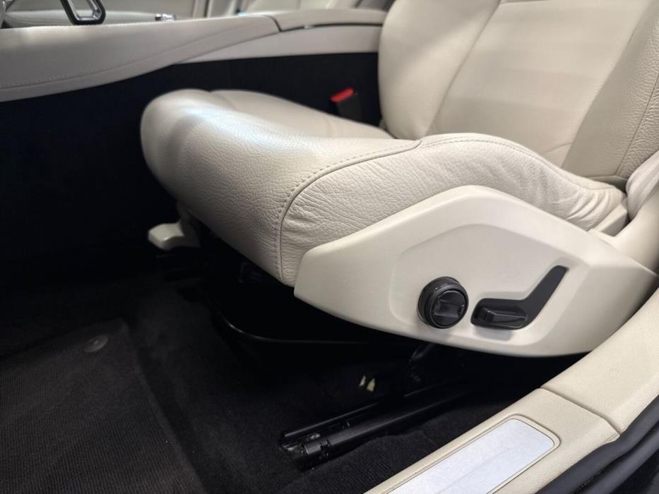 VOLVO V60 2023