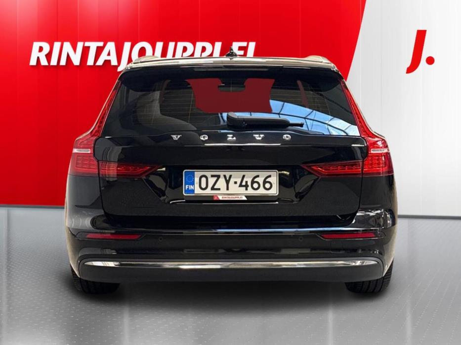 VOLVO V60 2023