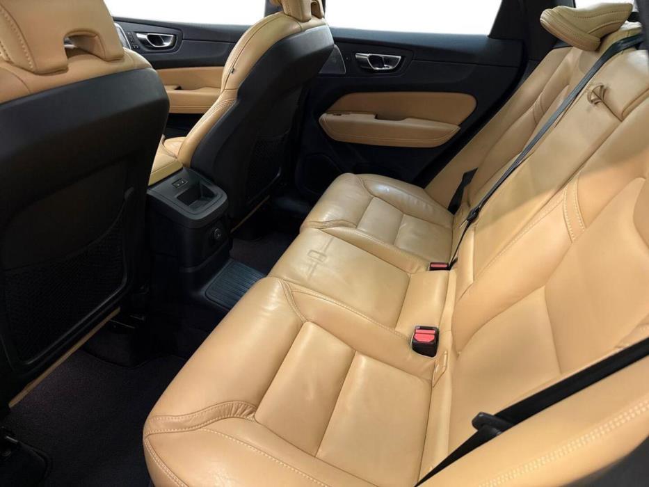 VOLVO XC60 2024