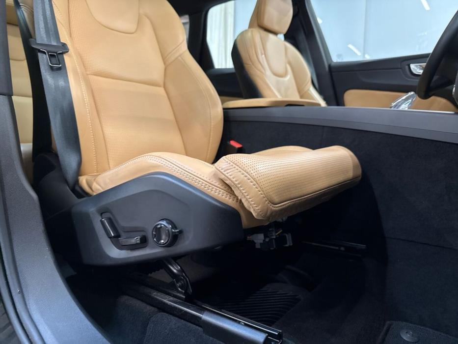 VOLVO XC60 2024