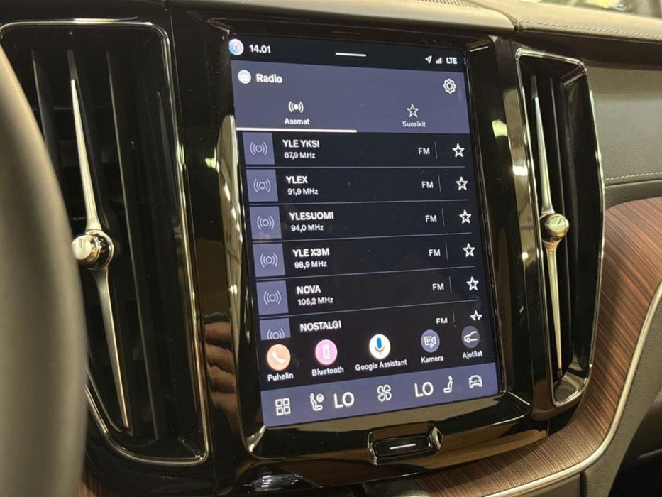 VOLVO XC60 2024