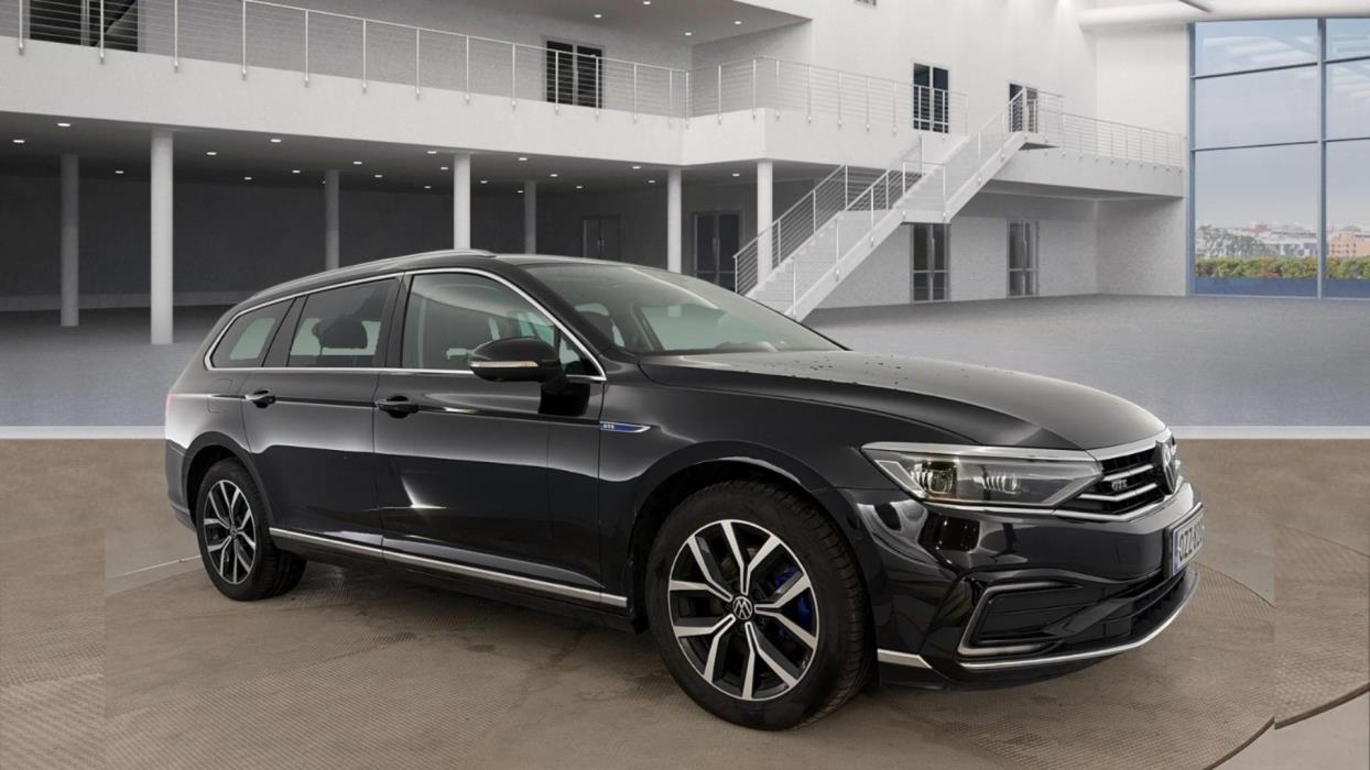 VOLKSWAGEN Passat 2023