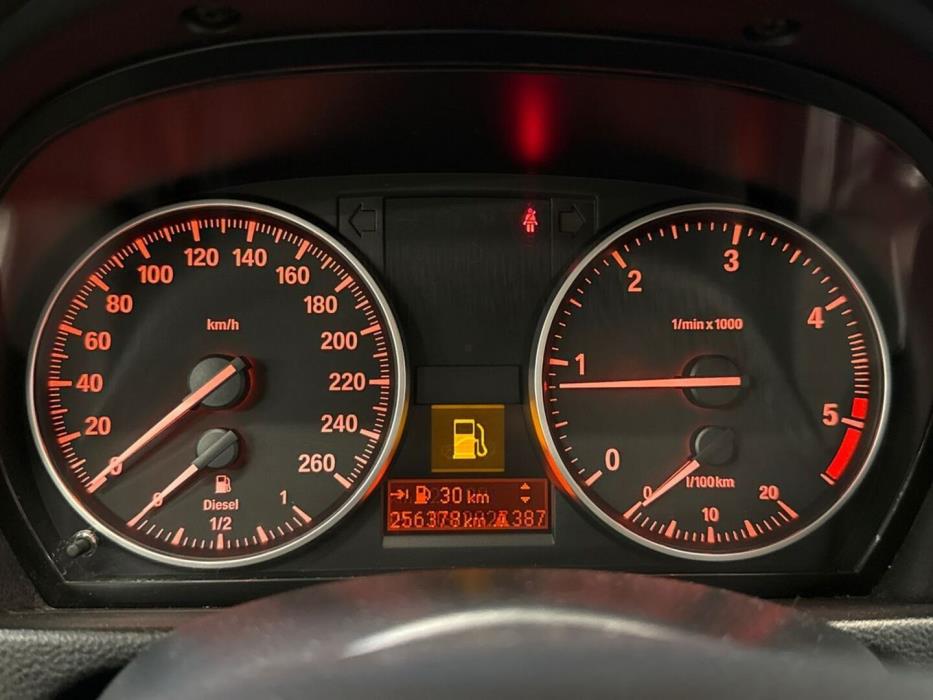 BMW 318 2008