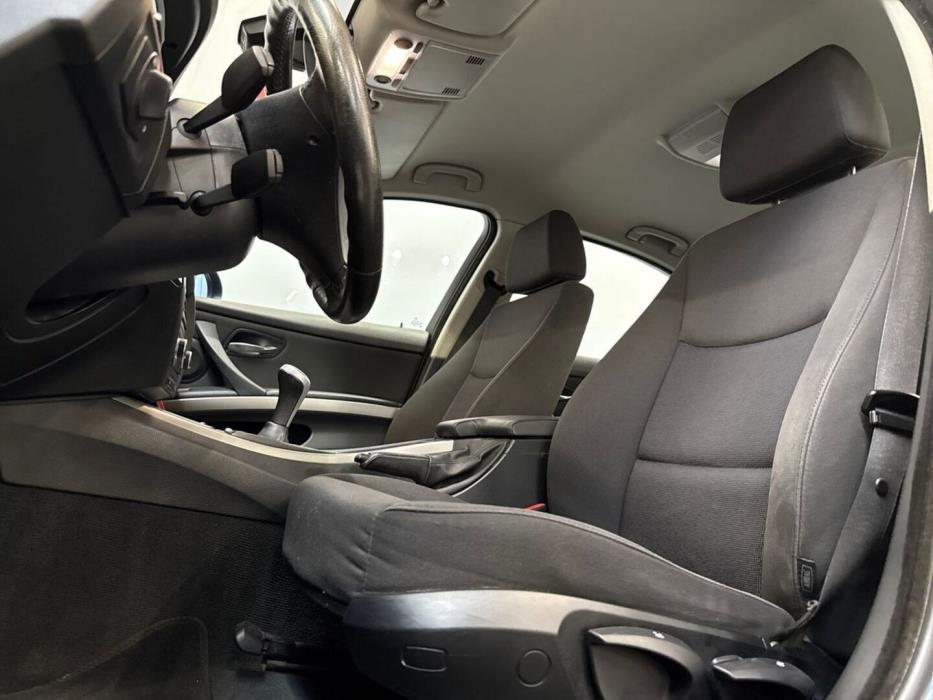 BMW 318 2008
