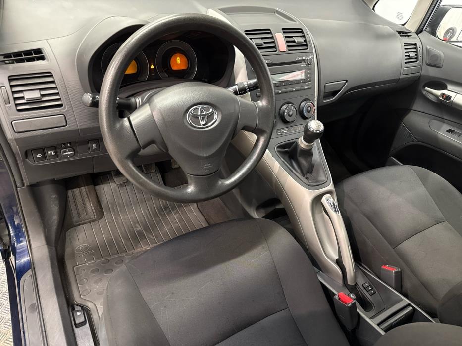 TOYOTA Auris 2008