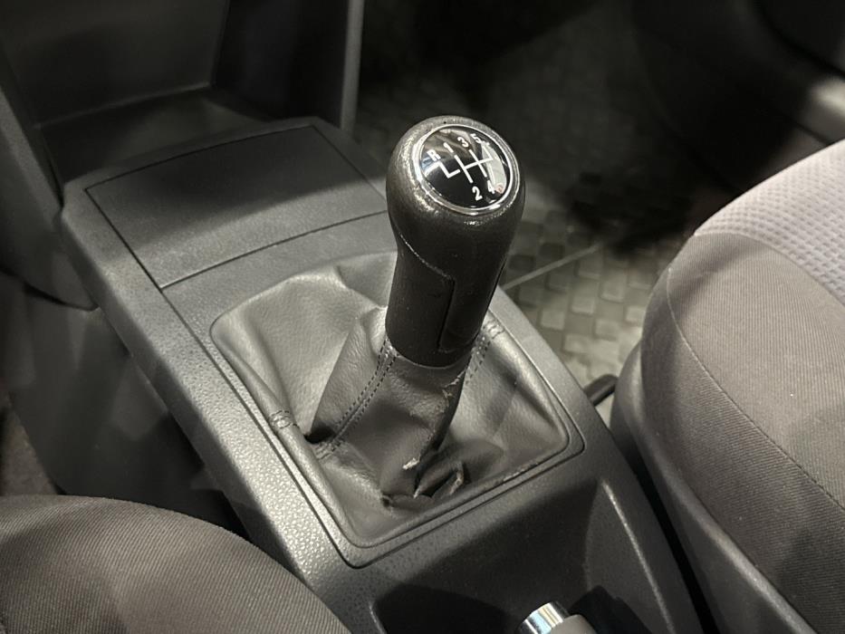 VOLKSWAGEN Polo 2003