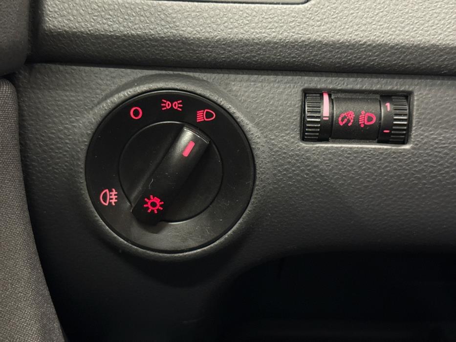 VOLKSWAGEN Polo 2003