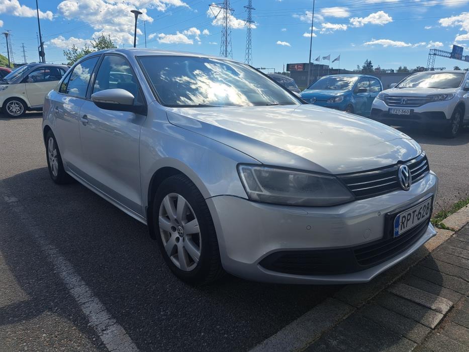 VOLKSWAGEN Jetta 2012