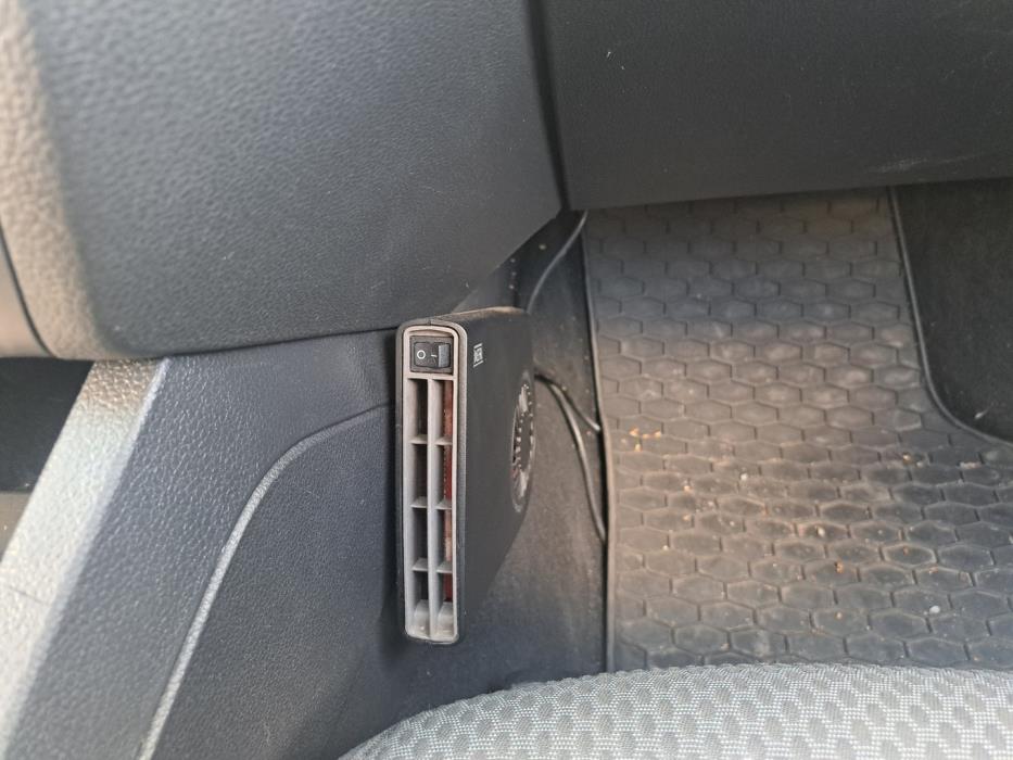VOLKSWAGEN Jetta 2012
