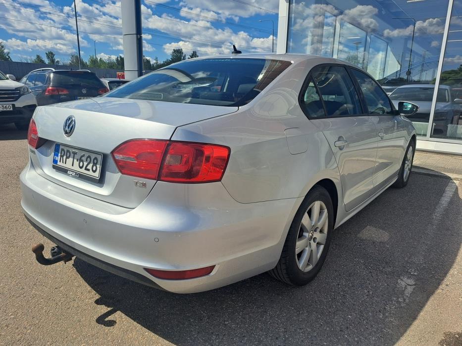 VOLKSWAGEN Jetta 2012