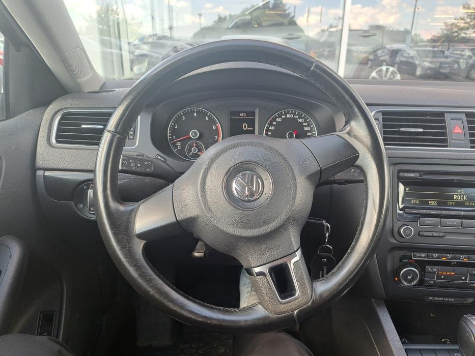 VOLKSWAGEN Jetta 2012