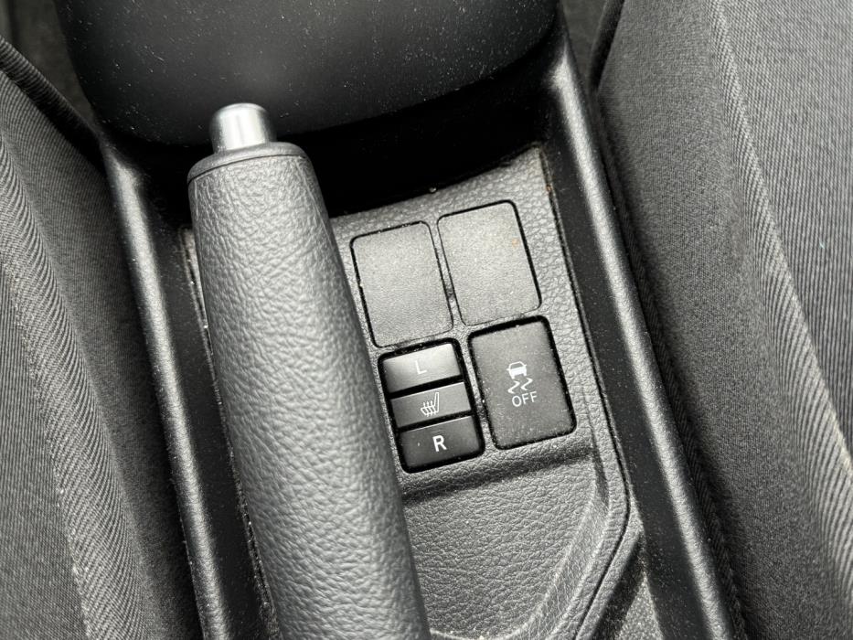 TOYOTA Yaris 2015